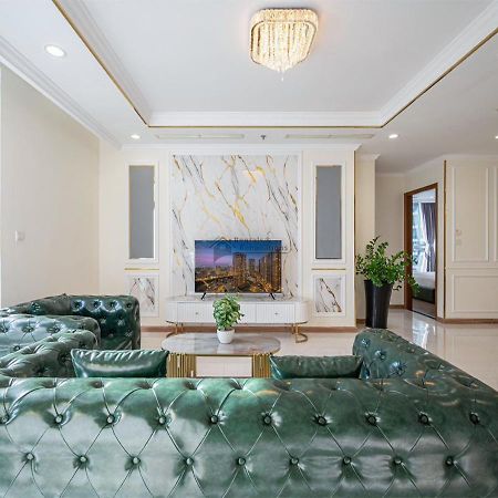 The Vinhomes Central Park Apartments - The Buildings Surrounding Landmark 81 ホーチミン市 エクステリア 写真