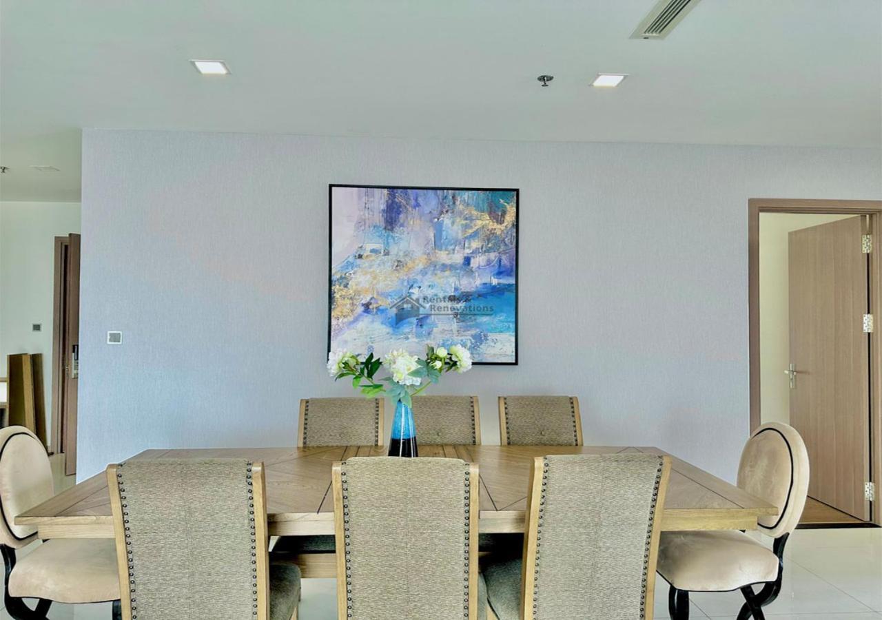 The Vinhomes Central Park Apartments - The Buildings Surrounding Landmark 81 ホーチミン市 エクステリア 写真