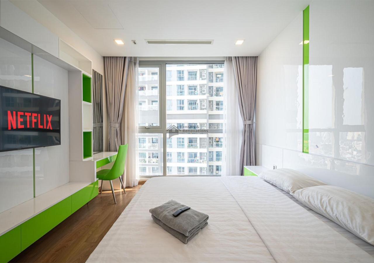 The Vinhomes Central Park Apartments - The Buildings Surrounding Landmark 81 ホーチミン市 エクステリア 写真