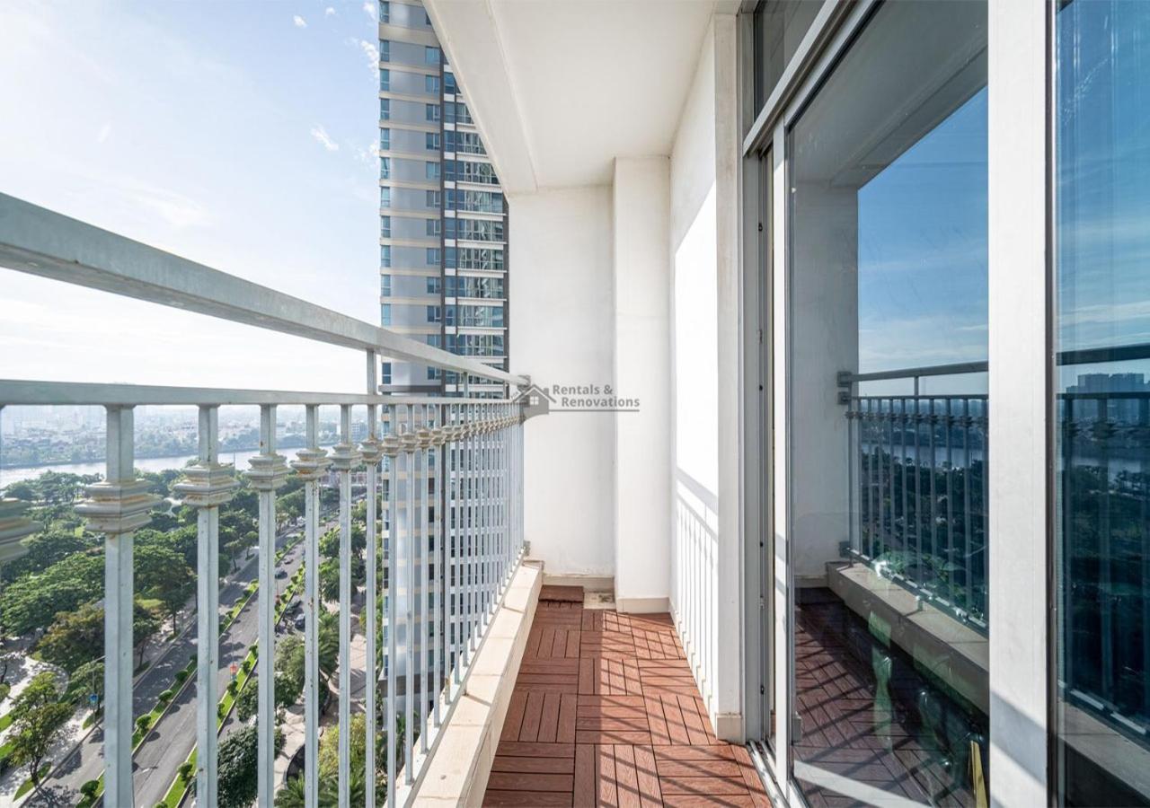 The Vinhomes Central Park Apartments - The Buildings Surrounding Landmark 81 ホーチミン市 エクステリア 写真