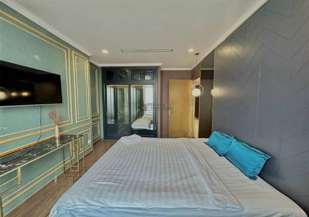 The Vinhomes Central Park Apartments - The Buildings Surrounding Landmark 81 ホーチミン市 エクステリア 写真